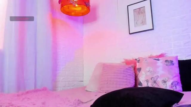 Image 6 of emily__rodri Stream on Chaturbate on 13 months ago
