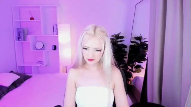 Image 4 of emily_air Stream on Chaturbate on 27 days ago