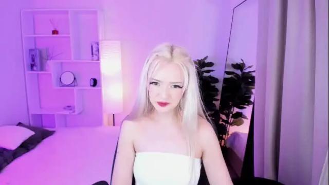 Image 7 of emily_air Stream on Chaturbate on 27 days ago