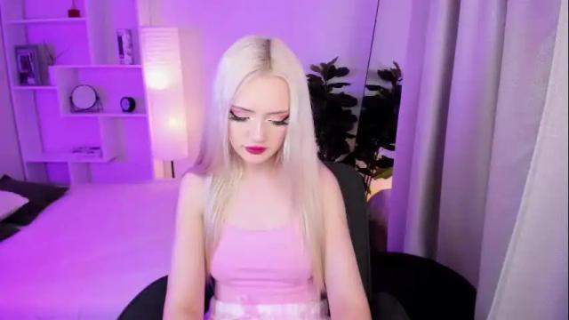 Image 2 of emily_air Stream on Chaturbate on 18 days ago