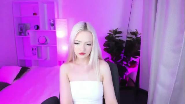 Image 10 of emily_air Stream on Chaturbate on 21 hours ago