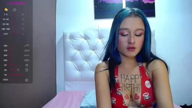 Image 3 of emily_babyboo Stream on Chaturbate on 16 months ago