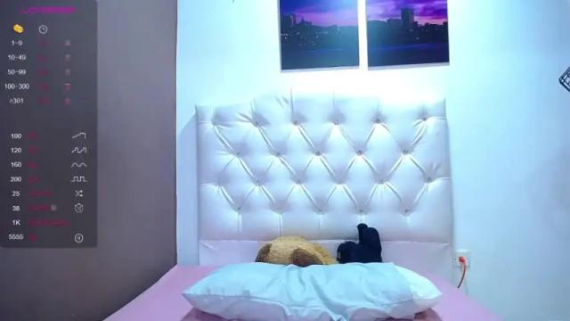 Image 10 of emily_babyboo Stream on Chaturbate on 16 months ago