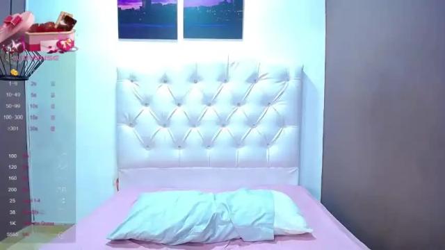 Image 4 of emily_babyboo Stream on Chaturbate on 16 months ago