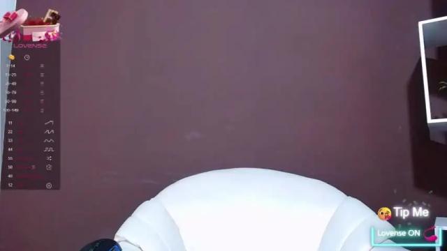 Image 8 of emily_babyboo Stream on Chaturbate on 16 months ago