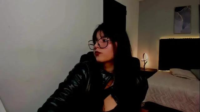 Image 8 of emily_carter19 Stream on Chaturbate on 25 days ago