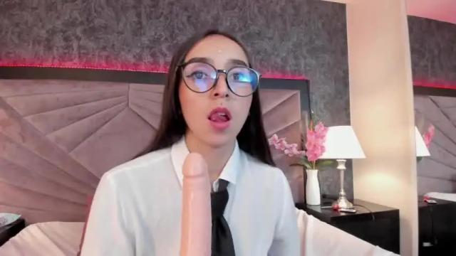 Image 3 of emily_collyn Stream on Chaturbate on 14 months ago