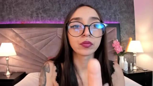 Image 8 of emily_collyn Stream on Chaturbate on 14 months ago