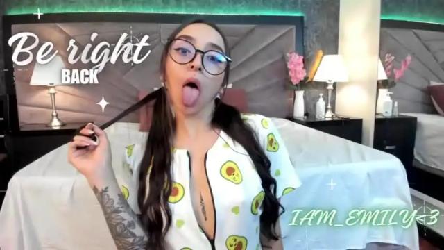 Image 7 of emily_collyn Stream on Chaturbate on 13 months ago