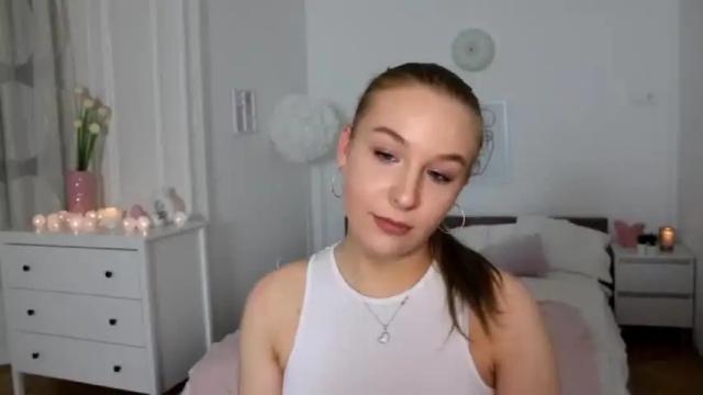 Image 3 of emily_cutiee Stream on Chaturbate on 16 months ago