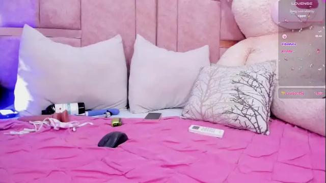 Image 2 of emily_daarell Stream on Chaturbate on 1 month ago