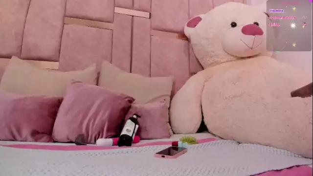 Image 8 of emily_daarell Stream on Chaturbate on 27 days ago