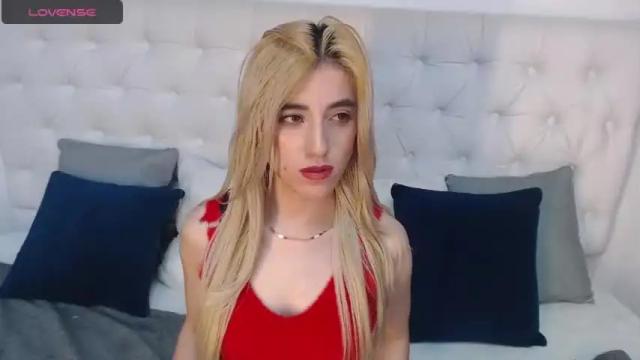 Image 6 of emily_edwart Stream on Chaturbate on 25 months ago