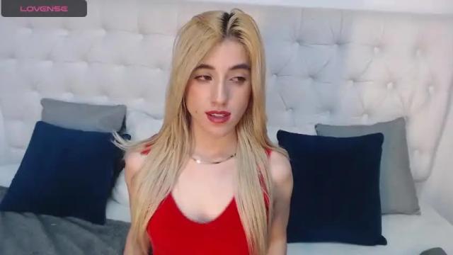 Image 8 of emily_edwart Stream on Chaturbate on 25 months ago