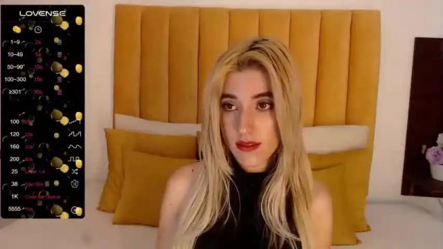 Image 10 of emily_edwart Stream on Chaturbate on 25 months ago