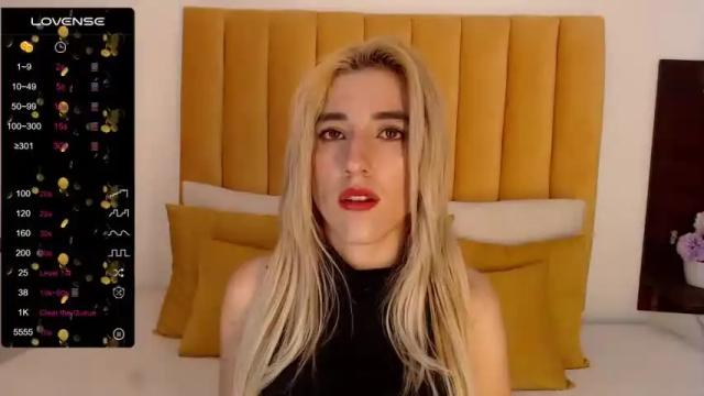 Image 6 of emily_edwart Stream on Chaturbate on 25 months ago