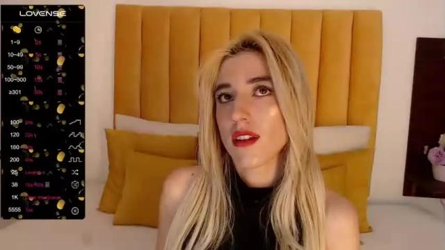 Image 8 of emily_edwart Stream on Chaturbate on 25 months ago