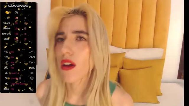 Image 6 of emily_edwart Stream on Chaturbate on 25 months ago