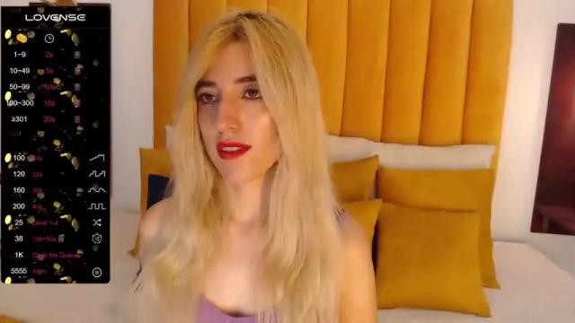 Image 2 of emily_edwart Stream on Chaturbate on 25 months ago