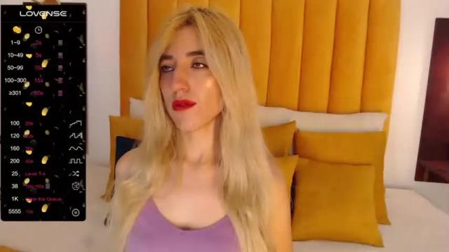 Image 3 of emily_edwart Stream on Chaturbate on 25 months ago