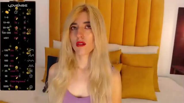 Image 4 of emily_edwart Stream on Chaturbate on 25 months ago