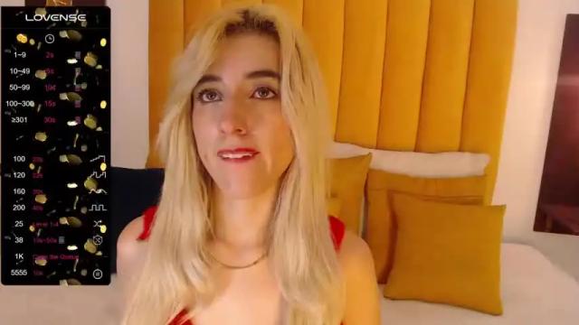 Image 8 of emily_edwart Stream on Chaturbate on 25 months ago