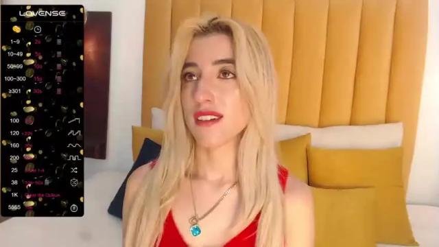 Image 2 of emily_edwart Stream on Chaturbate on 25 months ago