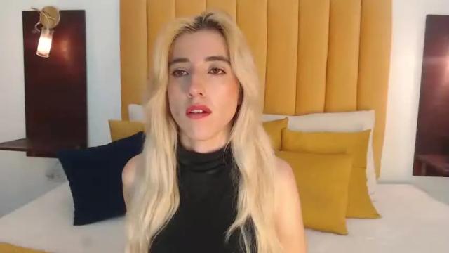 Image 4 of emily_edwart Stream on Chaturbate on 24 months ago