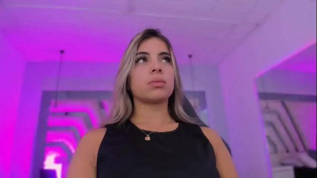 Image 6 of emily_ellen Stream on Chaturbate on 1 month ago