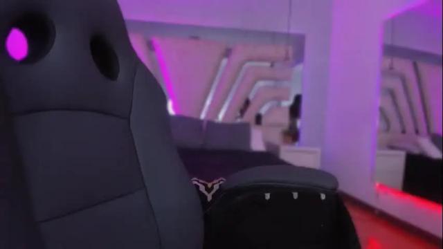 Thumbnail 3, emily_ellen's Stream at Chaturbate, 1 month ago