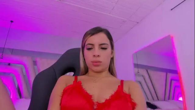 Image 12 of emily_ellen Stream on Chaturbate on 21 days ago