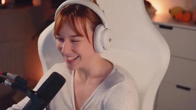 Thumbnail 2, emily_fox_official's Stream at Chaturbate, 14 months ago