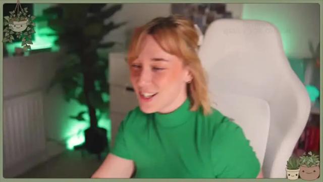 Image 2 of emily_fox_official Stream on Chaturbate on 13 months ago