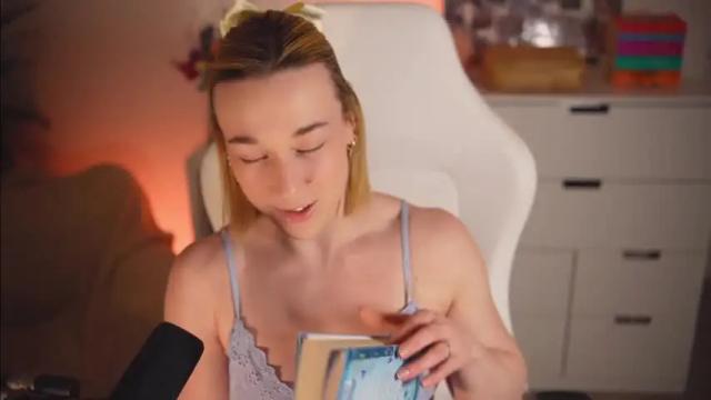 Thumbnail 1, emily_fox_official's Stream at Chaturbate, 12 months ago