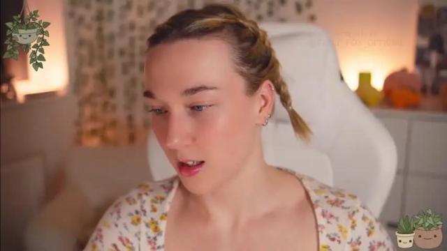 Image 4 of emily_fox_official Stream on Chaturbate on 12 months ago