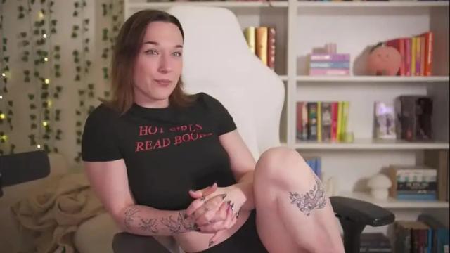 Image 2 of emily_fox_official Stream on Chaturbate on 1 month ago