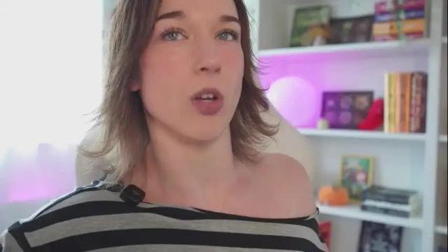 Image 11 of emily_fox_official Stream on Chaturbate on 2 months ago