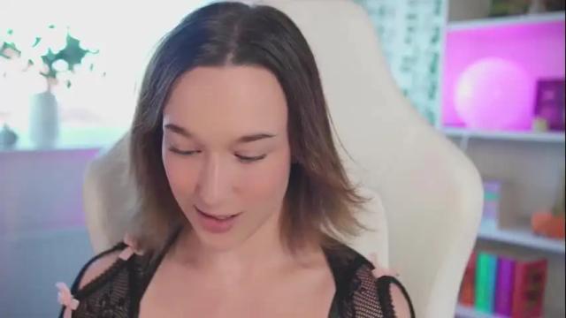 Image 11 of emily_fox_official Stream on Chaturbate on 28 days ago