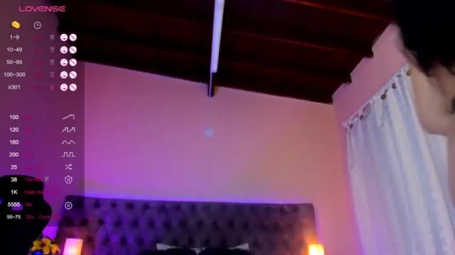 Image 8 of emily_foxyy Stream on Chaturbate on 13 months ago