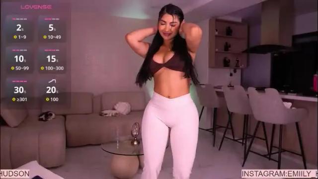 Image 2 of emily_huddson_ Stream on Chaturbate on 14 days ago