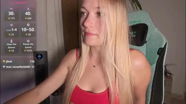 Image 4 of emily_jayreal Stream on Chaturbate on 1 month ago
