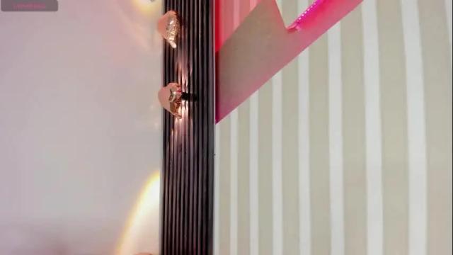 Image 2 of emily_layton Stream on Chaturbate on 23 days ago