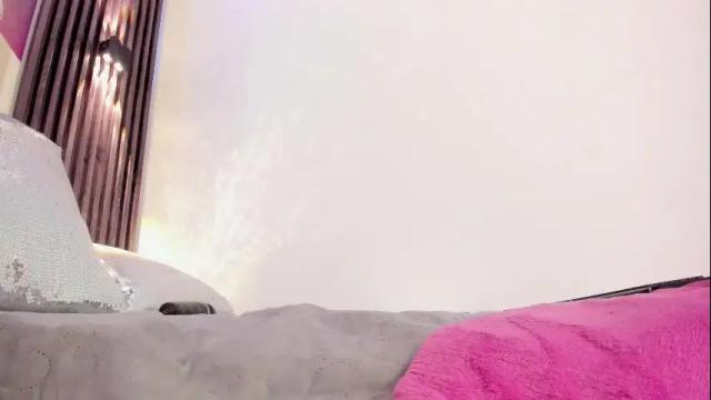 Image 3 of emily_layton Stream on Chaturbate on 1 month ago