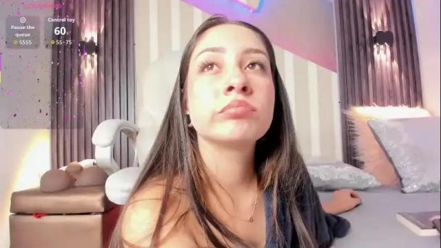 Image 7 of emily_layton Stream on Chaturbate on 1 month ago