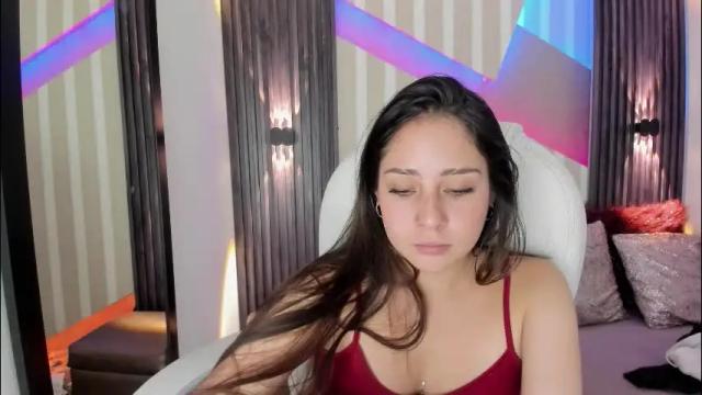 Image 10 of emily_layton Stream on Chaturbate on 1 month ago