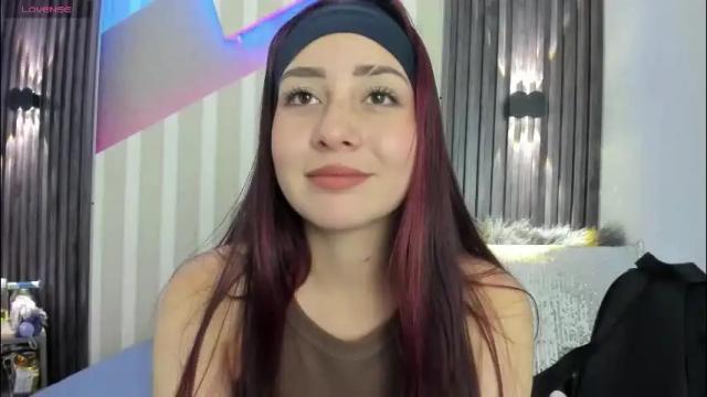 Image 4 of emily_layton Stream on Chaturbate on 1 month ago