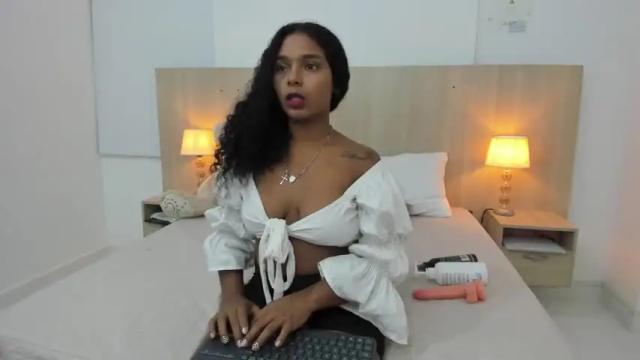Image 7 of emily_lombardo Stream on Chaturbate on 14 months ago