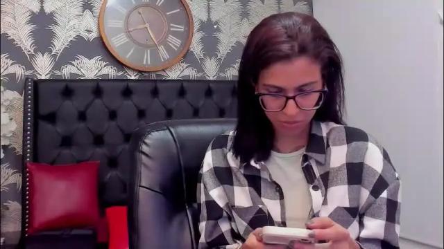 Image 3 of emily_loperaa Stream on Chaturbate on 2 months ago