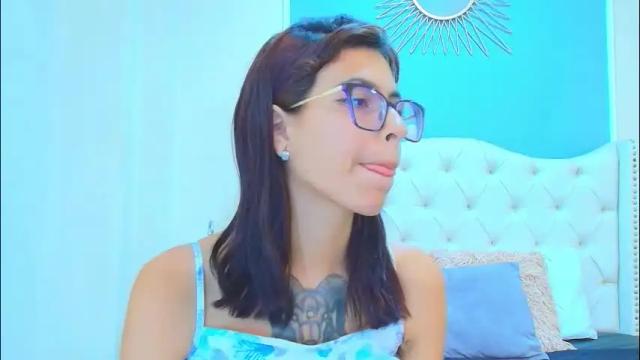 Image 11 of emily_loperaa Stream on Chaturbate on 1 month ago