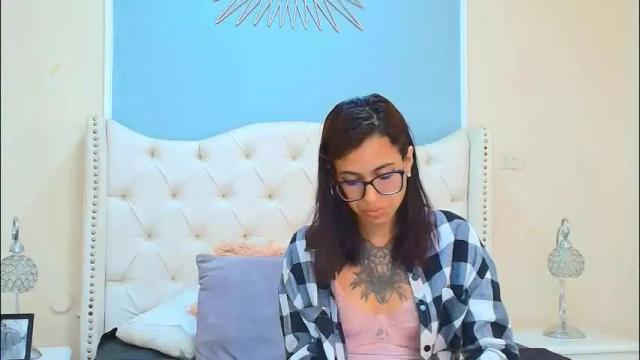 Image 3 of emily_loperaa Stream on Chaturbate on 1 month ago
